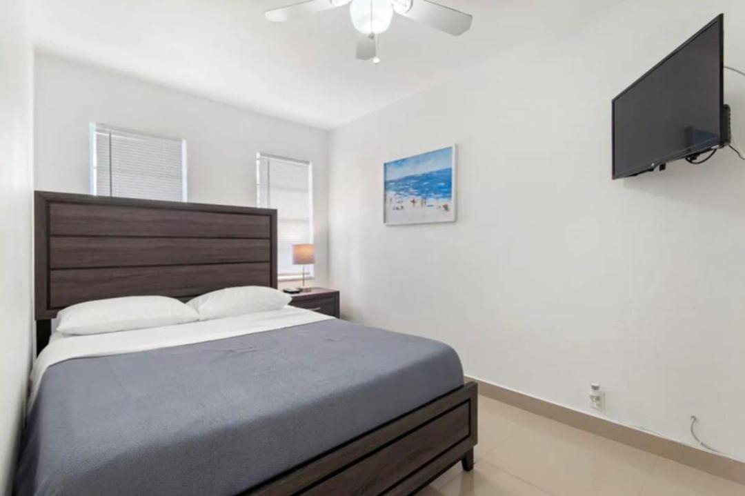 Photo of Bedroom in Hollywood