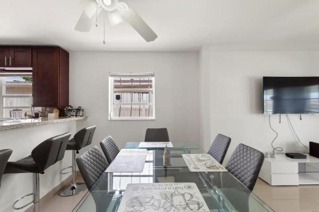 Photo of Livingroom in Hollywood