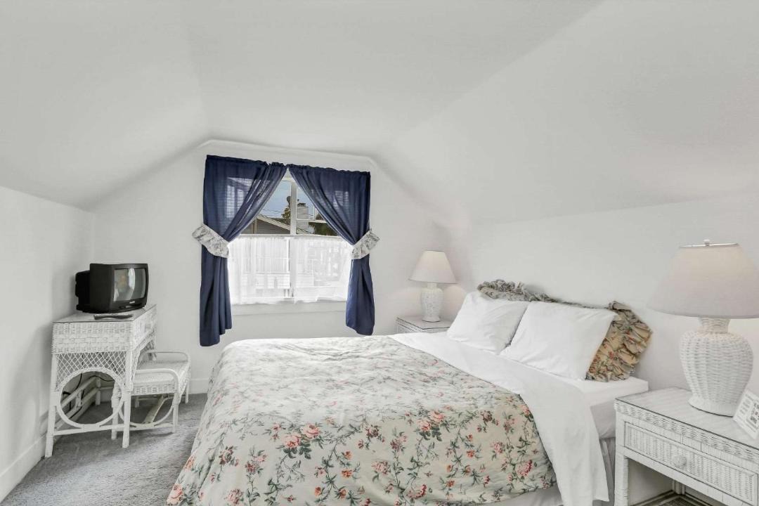 Photo of Bedroom in Balboa Island