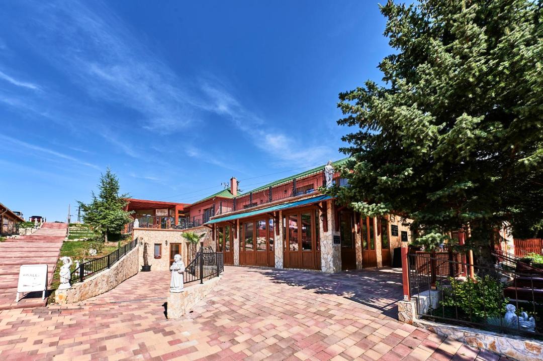Photo of Buildings in Zamardi