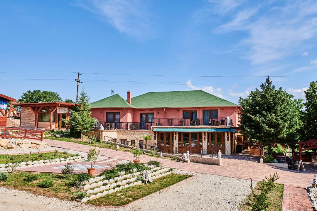 Photo of Buildings in Zamardi