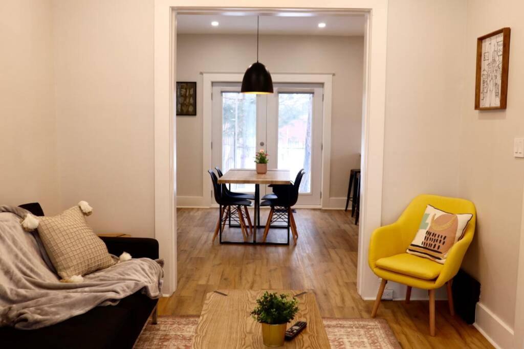 Photo of Livingroom in Waterloo