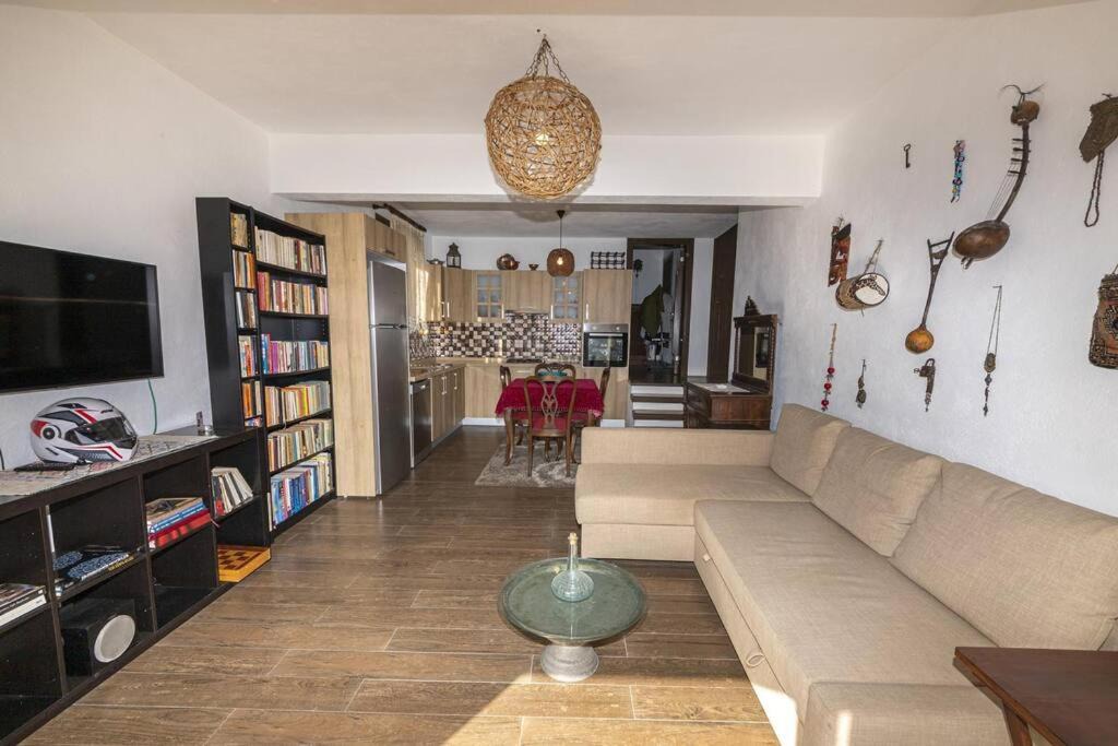 Photo of Livingroom in Golturkbuku