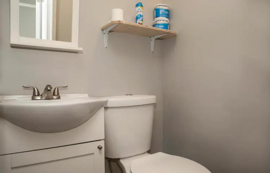 Photo of Bathroom in Theater District