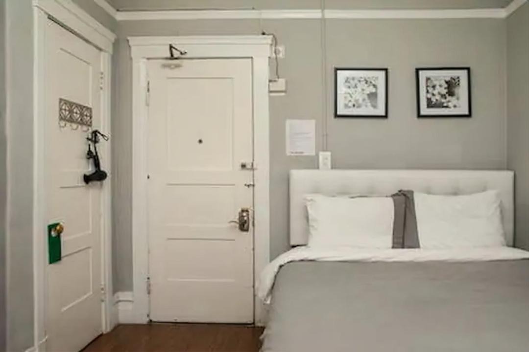Photo of Bedroom in Theater District