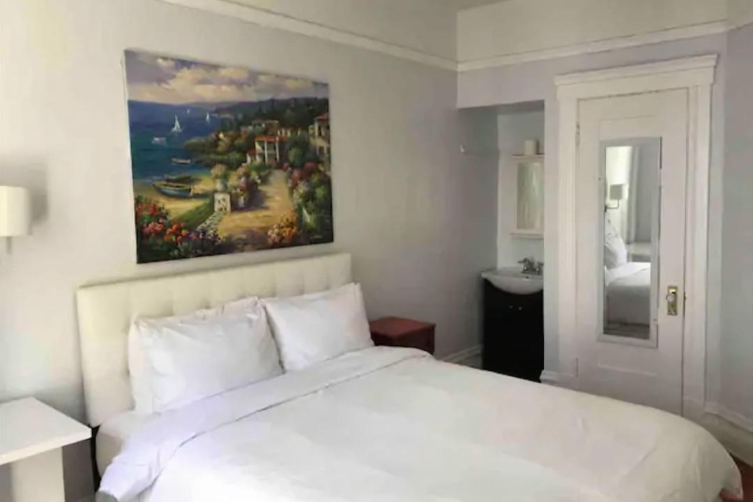 Photo of Bedroom in Theater District