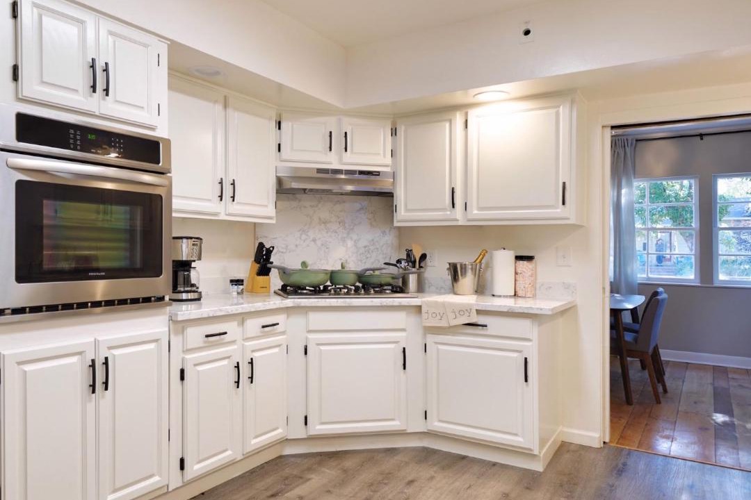 Photo of Kitchen in Newhall
