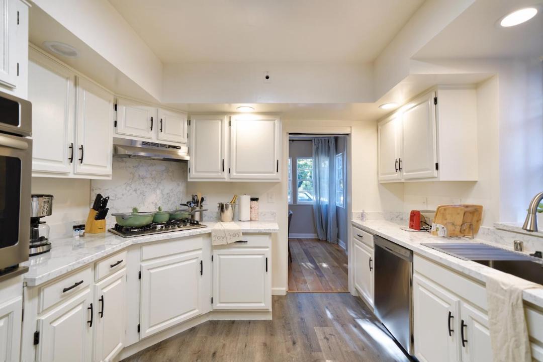 Photo of Kitchen in Newhall