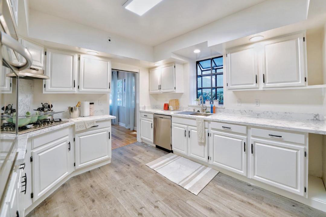 Photo of Kitchen in Newhall
