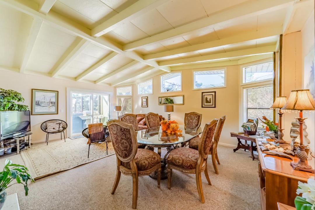 Photo of Livingroom in Crescent City