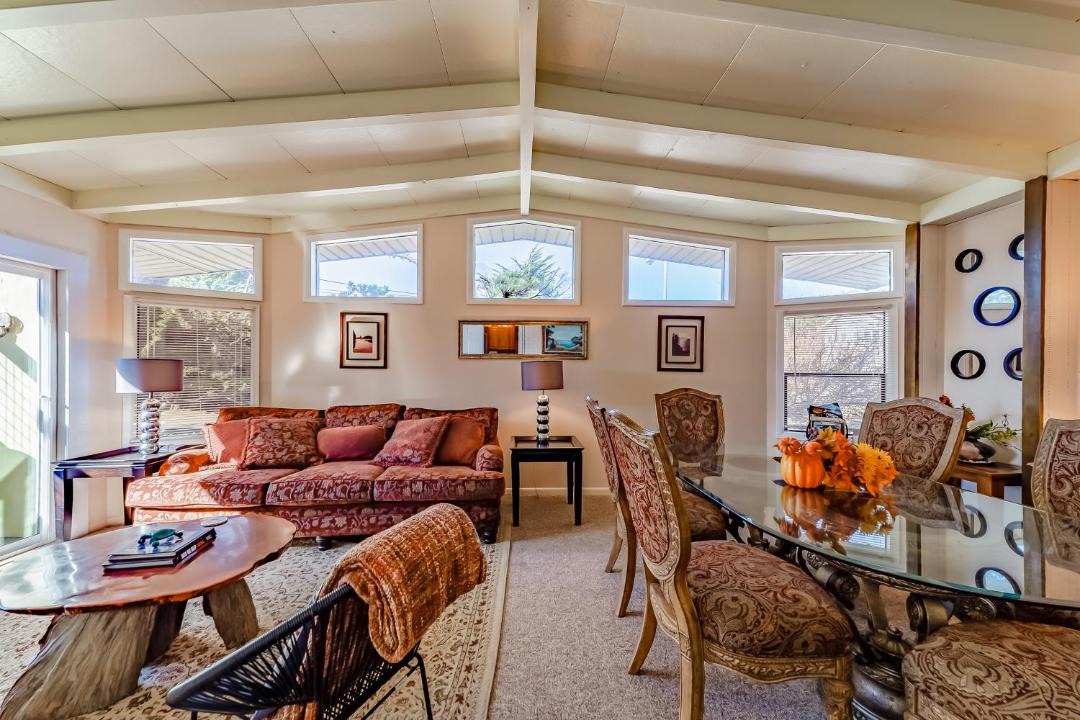 Photo of Livingroom in Crescent City