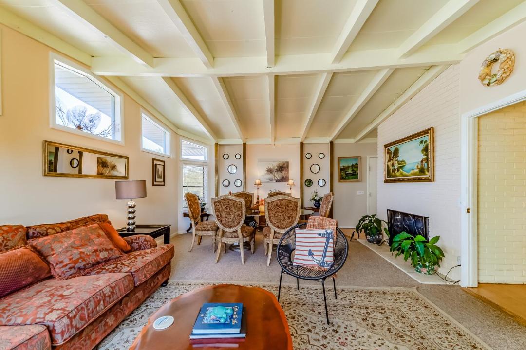 Photo of Livingroom in Crescent City