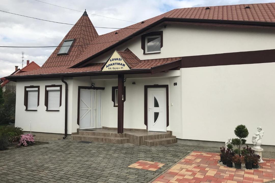 Photo of Buildings in Buk