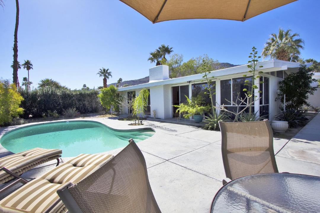 Photo of Patio Balcony in Magnesia Falls Cove