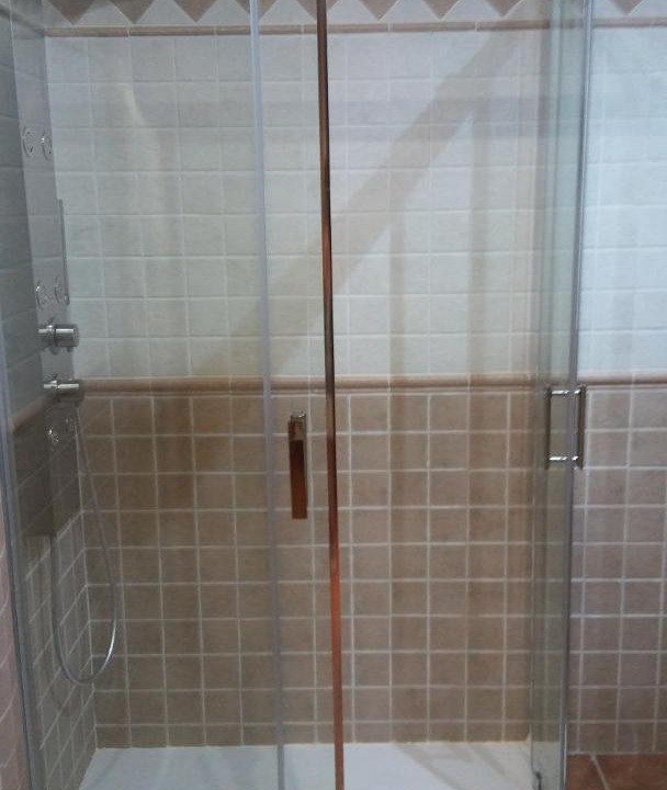 Photo of Bathroom in Botarell