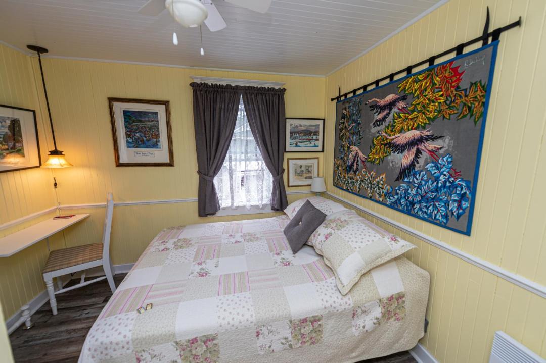 Photo of Bedroom in Baie-St-Paul