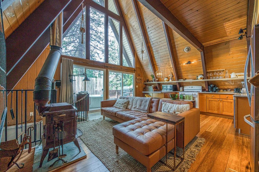 Photo of Livingroom in Summit Estates