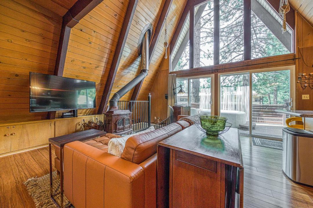 Photo of Livingroom in Summit Estates