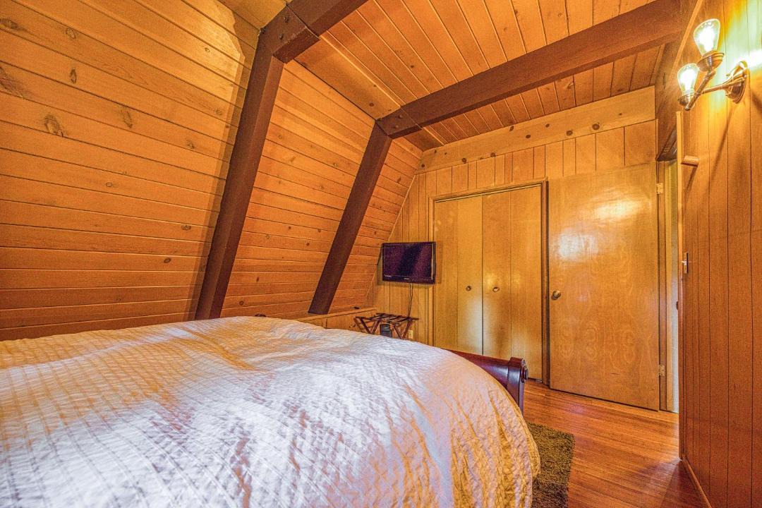 Photo of Bedroom in Summit Estates