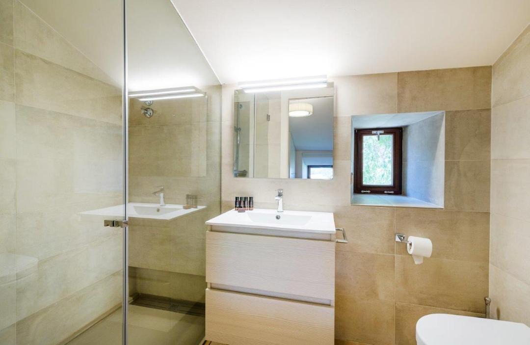 Photo of Bathroom in Pals