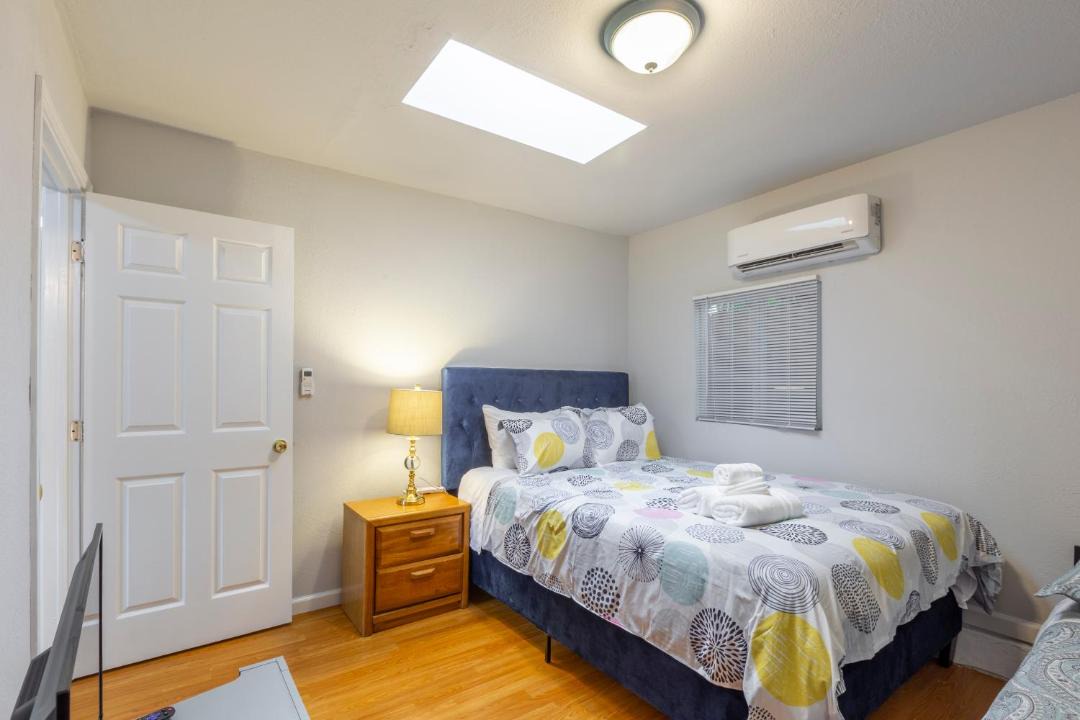Photo of Bedroom in Redwood City