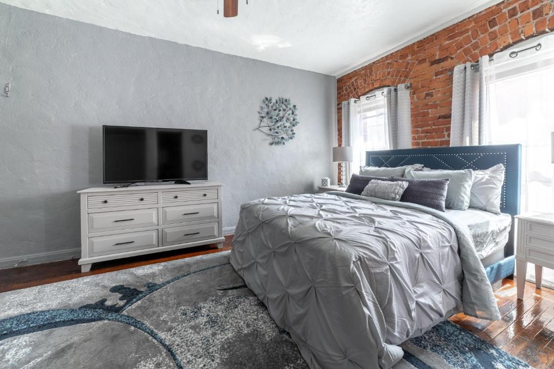 Photo of Bedroom in Larchmont