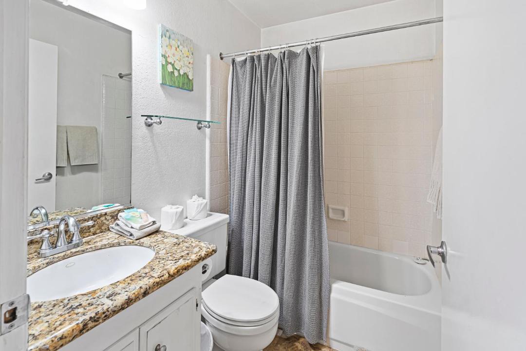 Photo of Bathroom in Yorktown