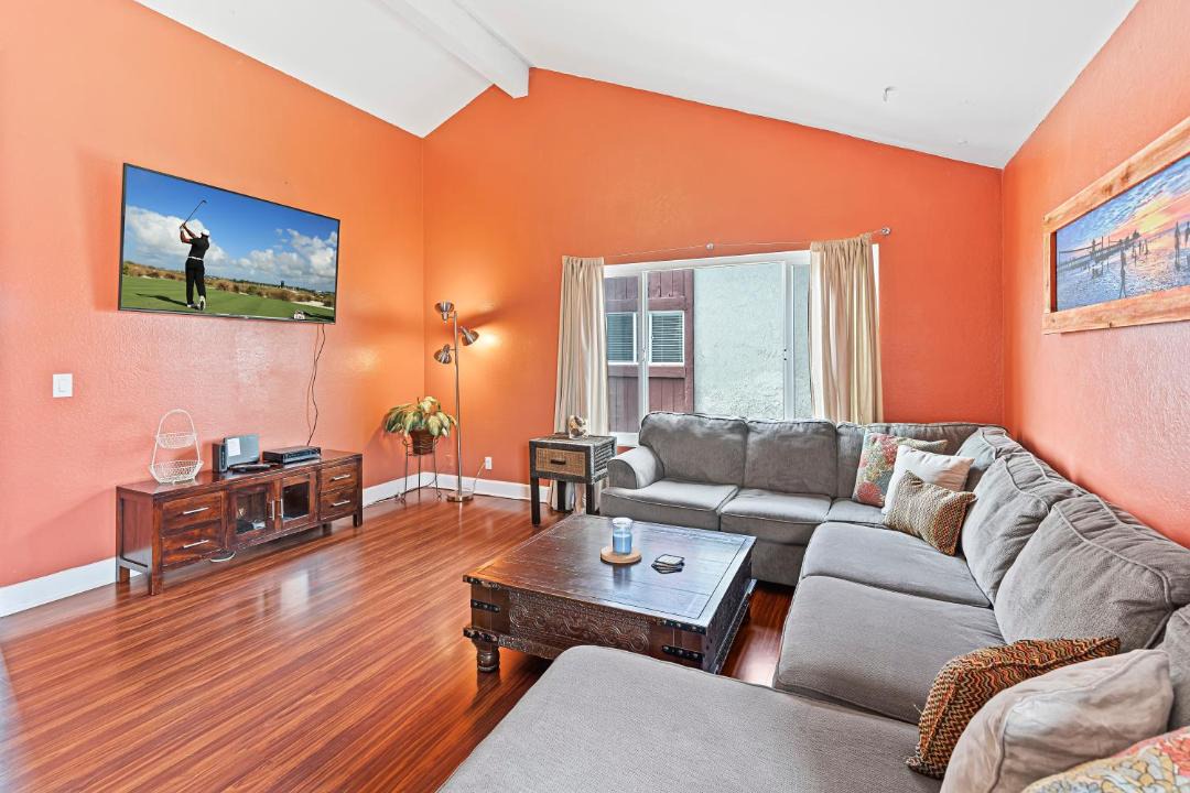 Photo of Livingroom in Yorktown