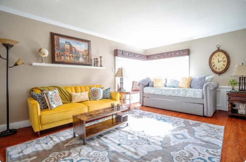 Photo of Livingroom in Bixby Knolls