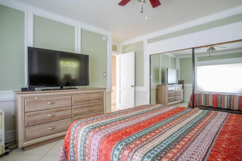 Photo of Bedroom in Bixby Knolls