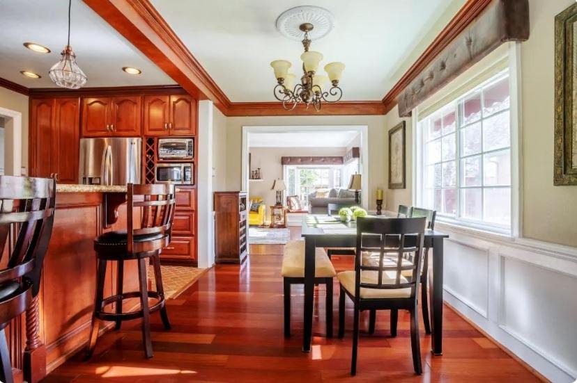 Photo of Livingroom in Bixby Knolls
