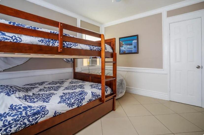 Photo of Bedroom in Bixby Knolls