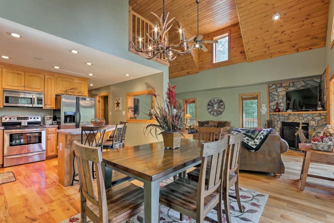 Photo of Livingroom in Charter Hills