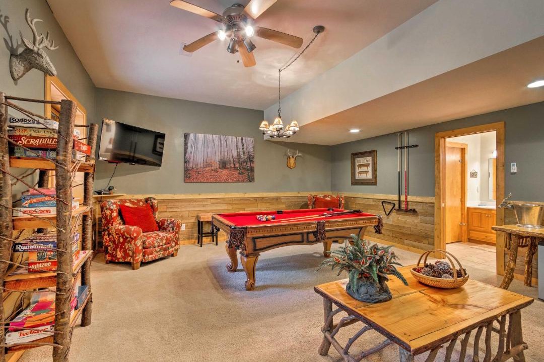 Photo of Livingroom in Charter Hills