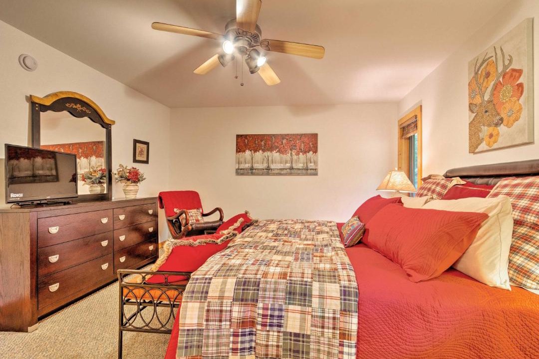 Photo of Livingroom in Charter Hills