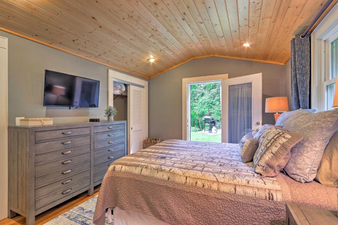 Photo of Bedroom in Waynesville