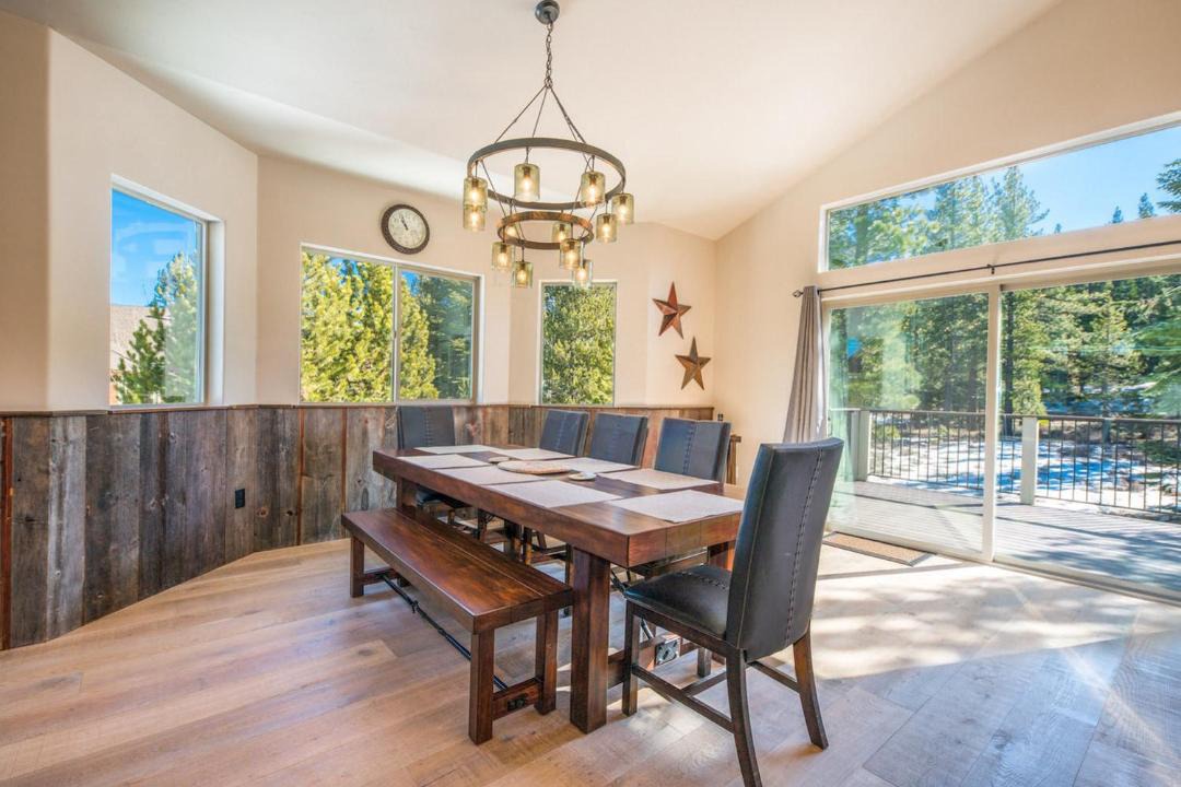 Photo of Livingroom in South Lake Tahoe