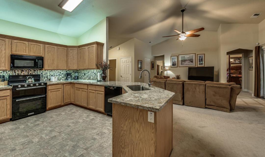 Photo of Kitchen in Groveland