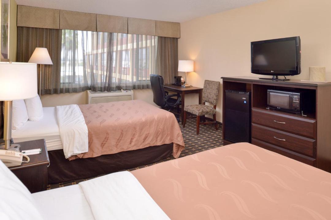 Photo of Bedroom in South Montebello