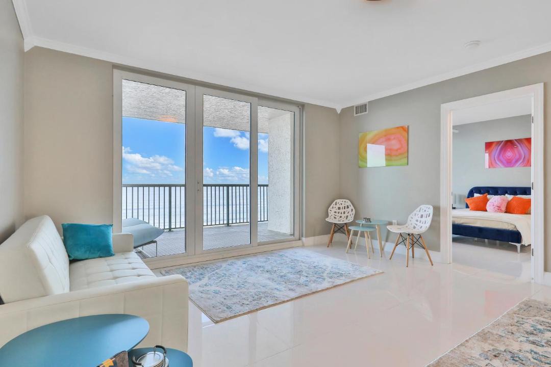 Photo of Livingroom in Daytona Beach