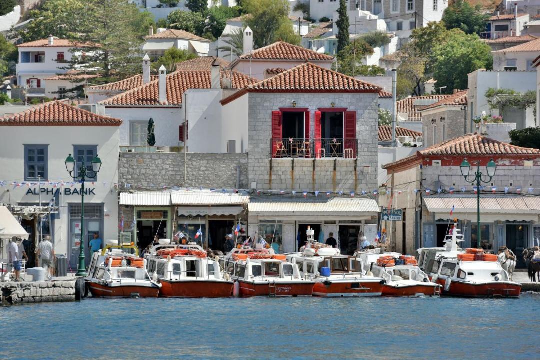 Photo of Buildings in Hydra