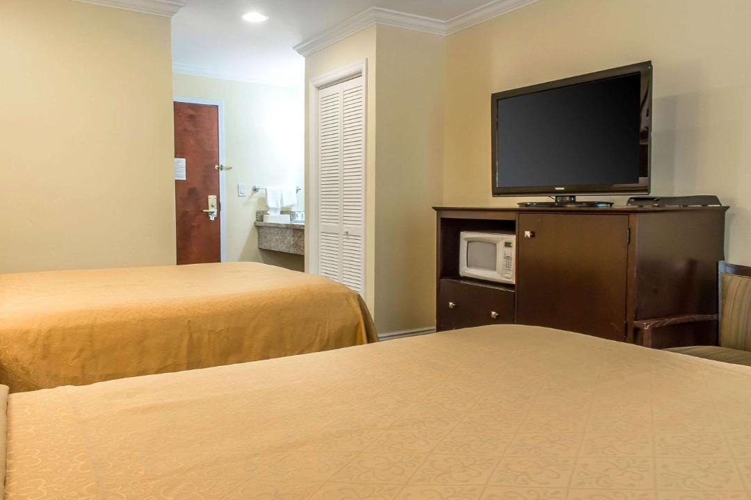 Photo of Bedroom in Mcafee
