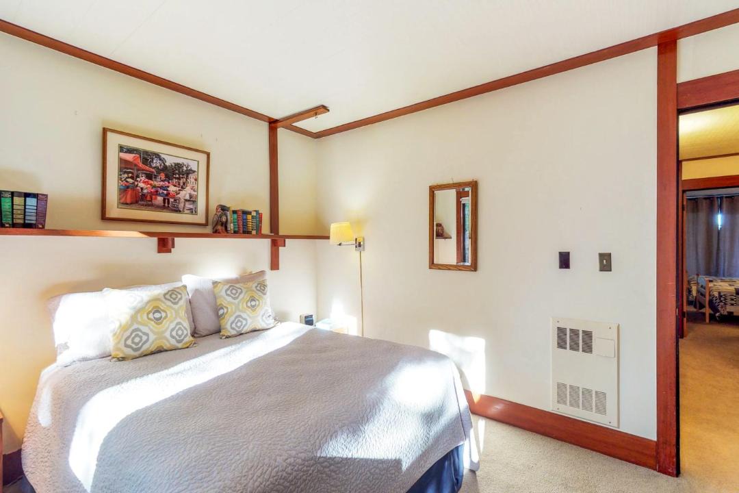 Photo of Bedroom in Tahoe Tavern
