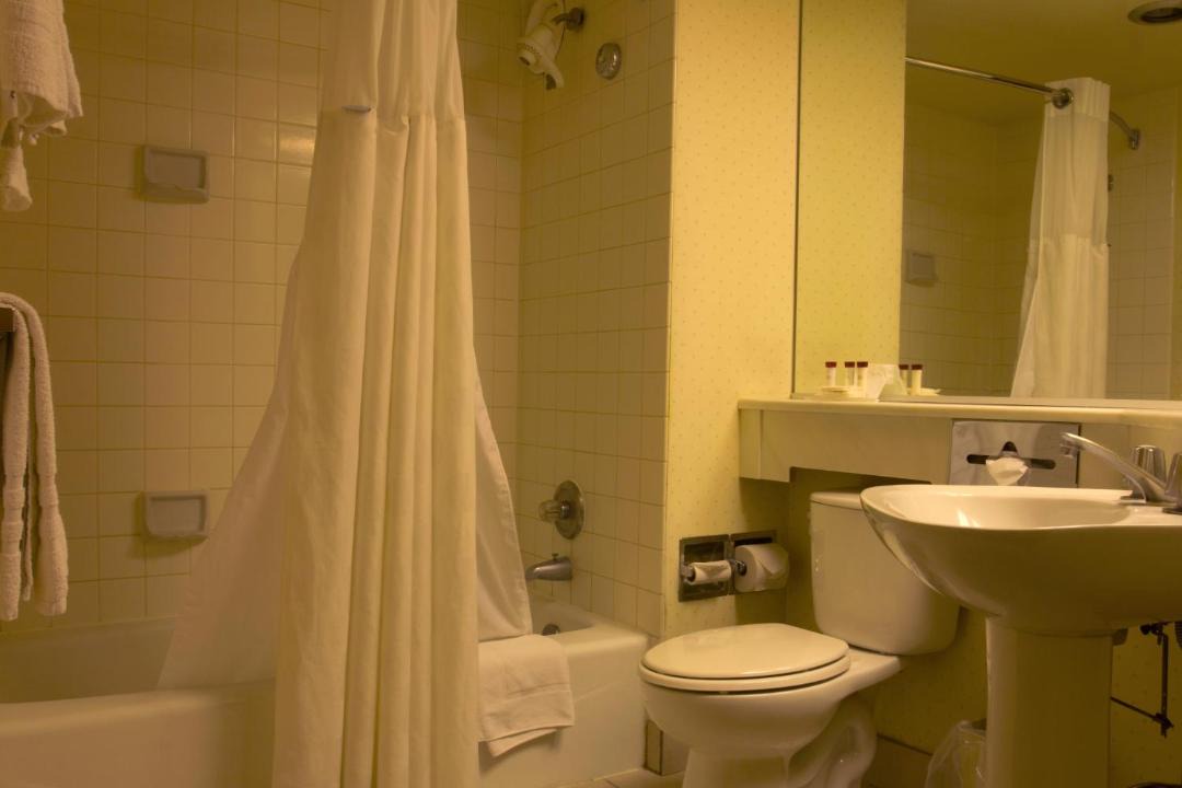 Photo of Bathroom in Commerce