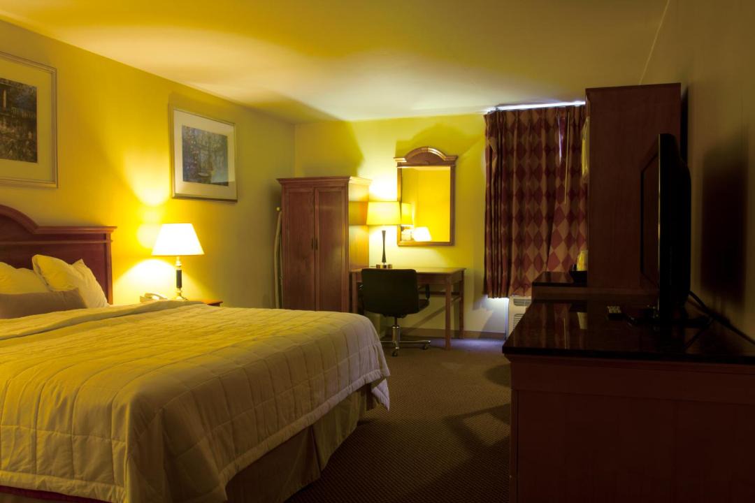 Photo of Bedroom in Commerce