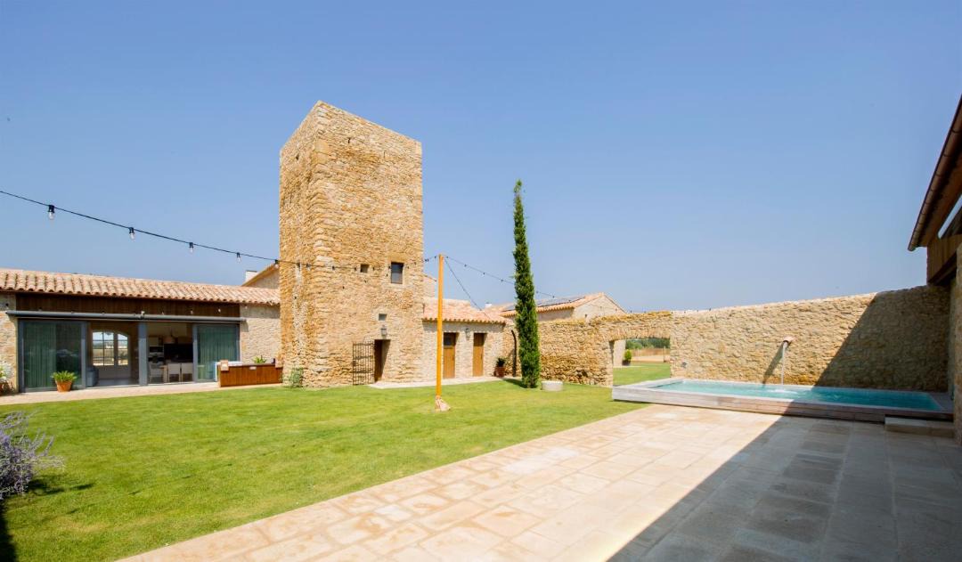 Photo of Buildings in Pals
