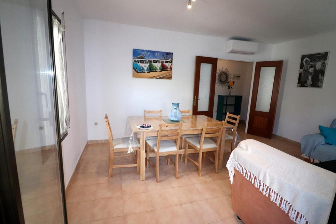 Photo of Livingroom in Roses Town Center