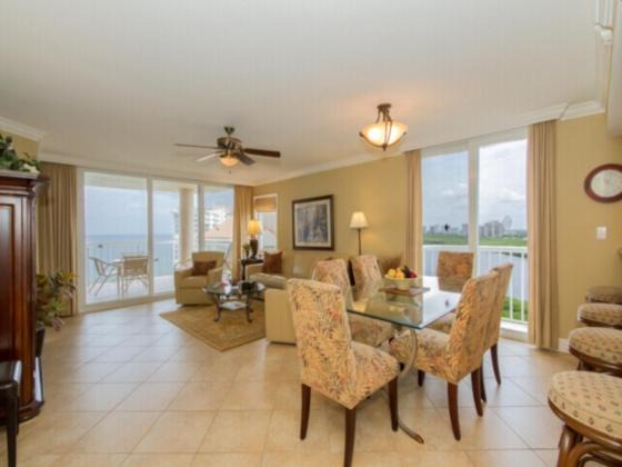 Photo of Livingroom in Park Shore