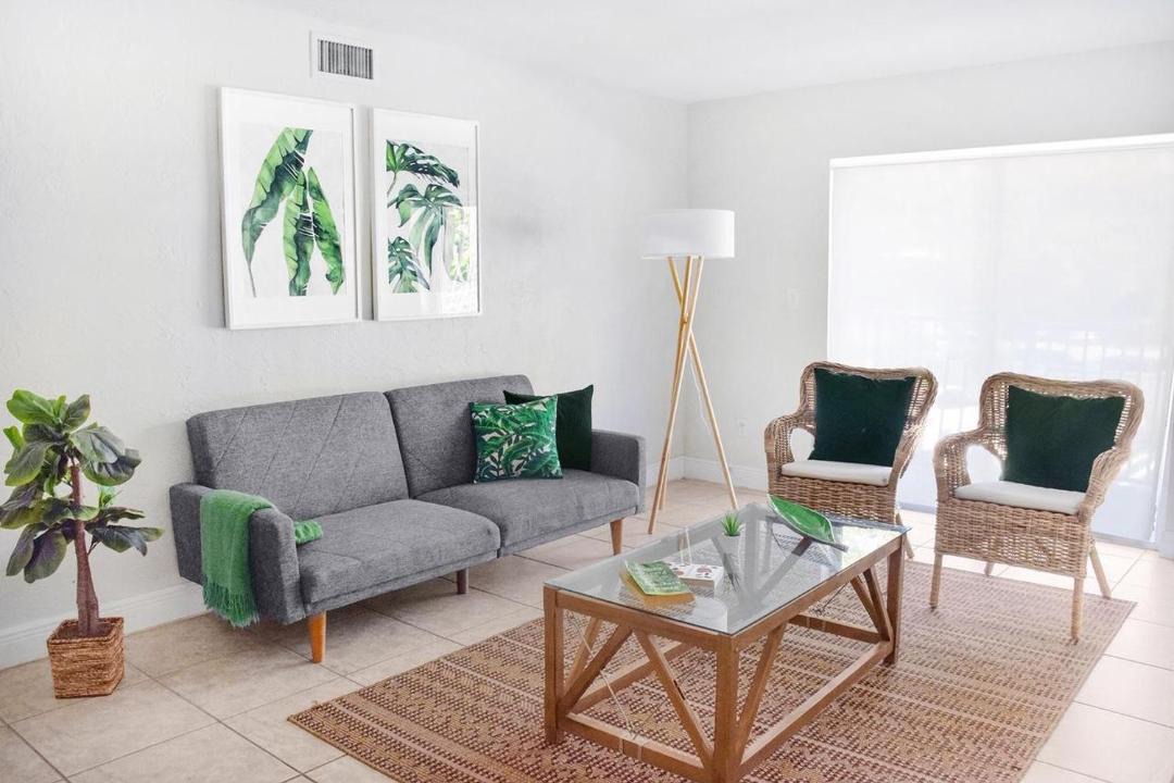 Photo of Livingroom in Key Biscayne