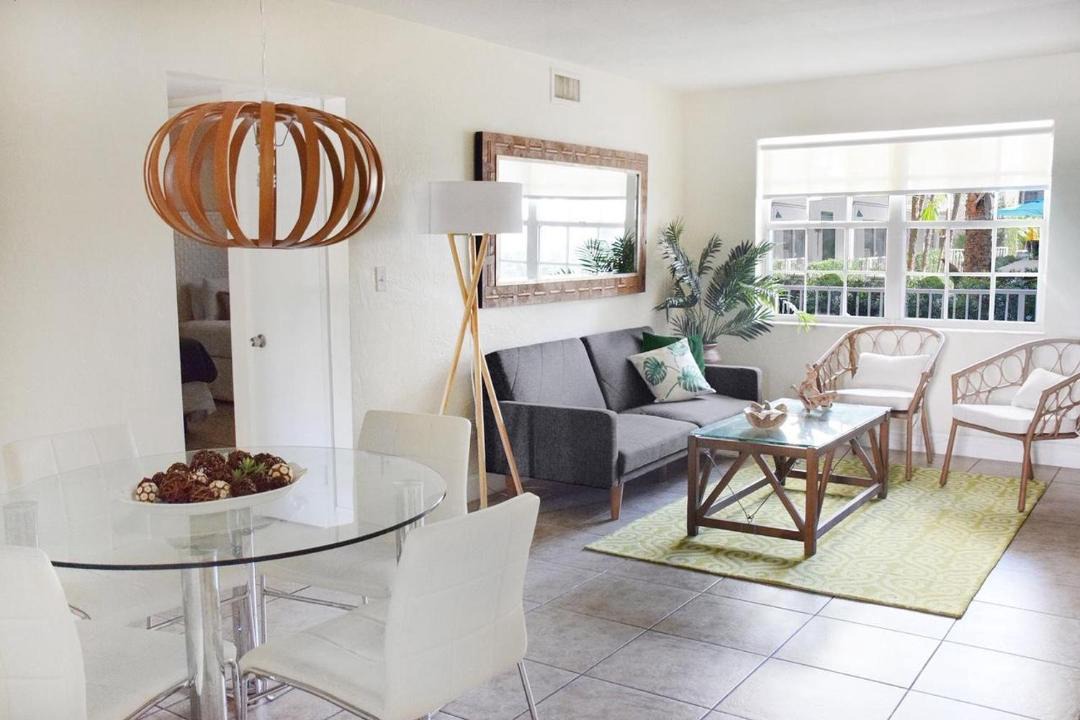 Photo of Livingroom in Key Biscayne